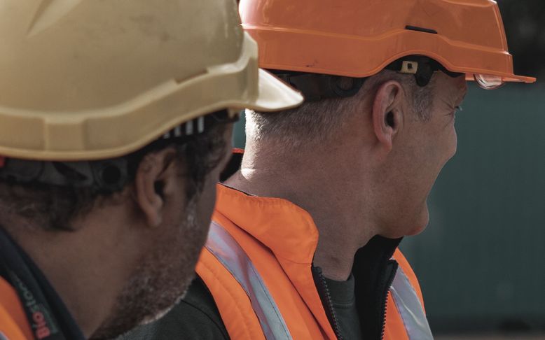 Ochrona głowy BHP - kaski i hełmy ochronne dla firm