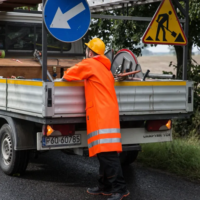 Odzież ostrzegawcza o podwyższonej widzialności z oferty Twierdzy BHP