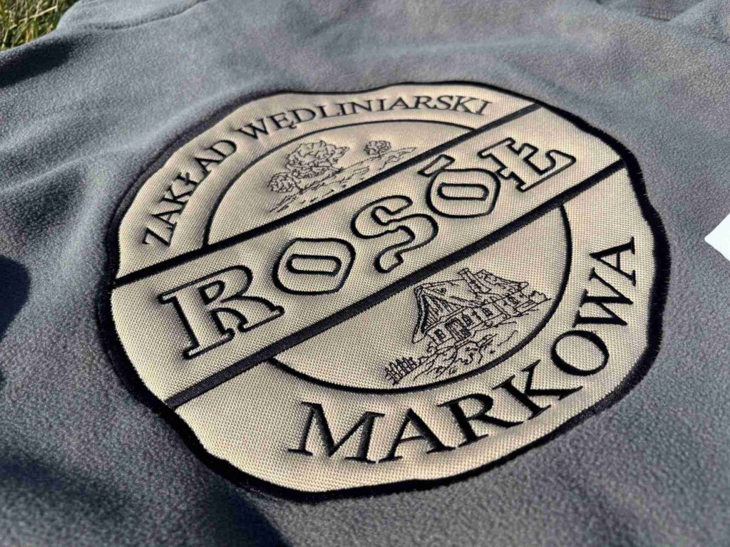 Haft na odzieży roboczej